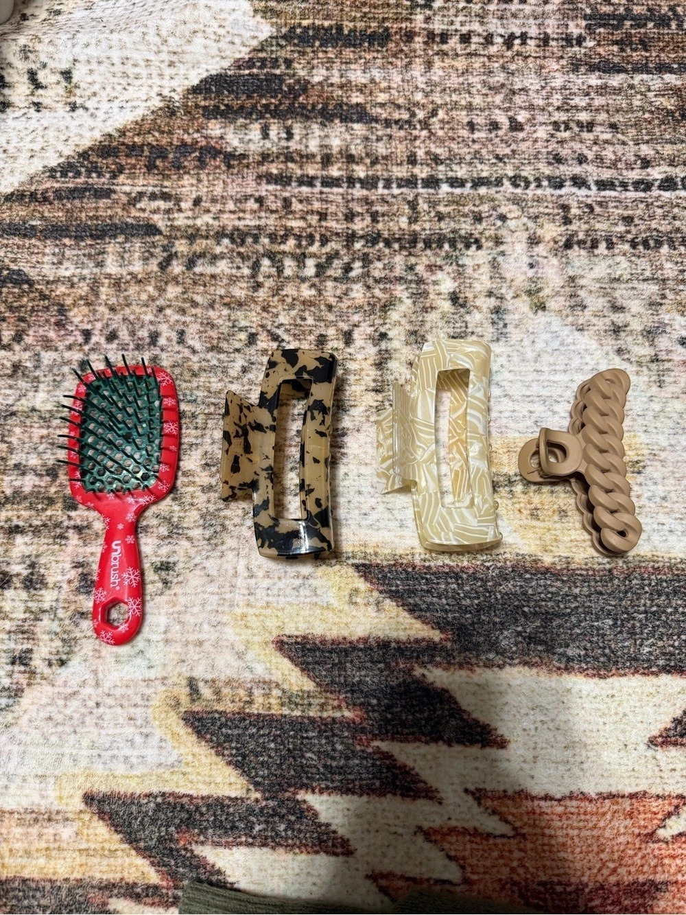 Hair Tool Set in Multicolor, Unbrush & Clips